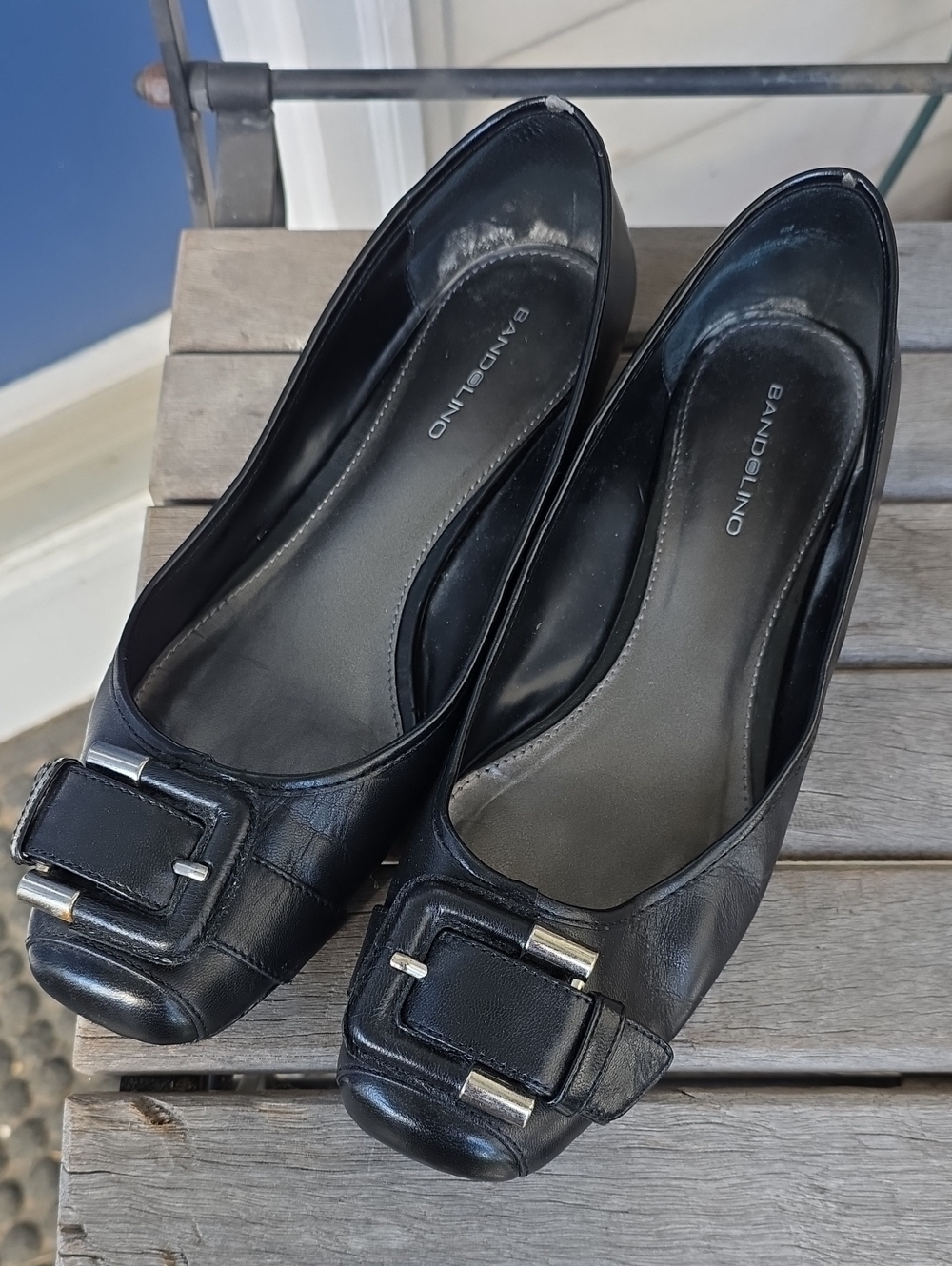 Bandolino Women's Buckle Accent Black Leather Square-Toe Flats - Size 9M